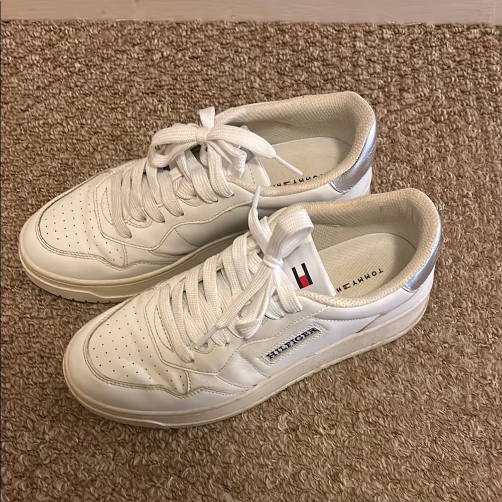 Tommy Hilfiger White Sneakers Classic Design